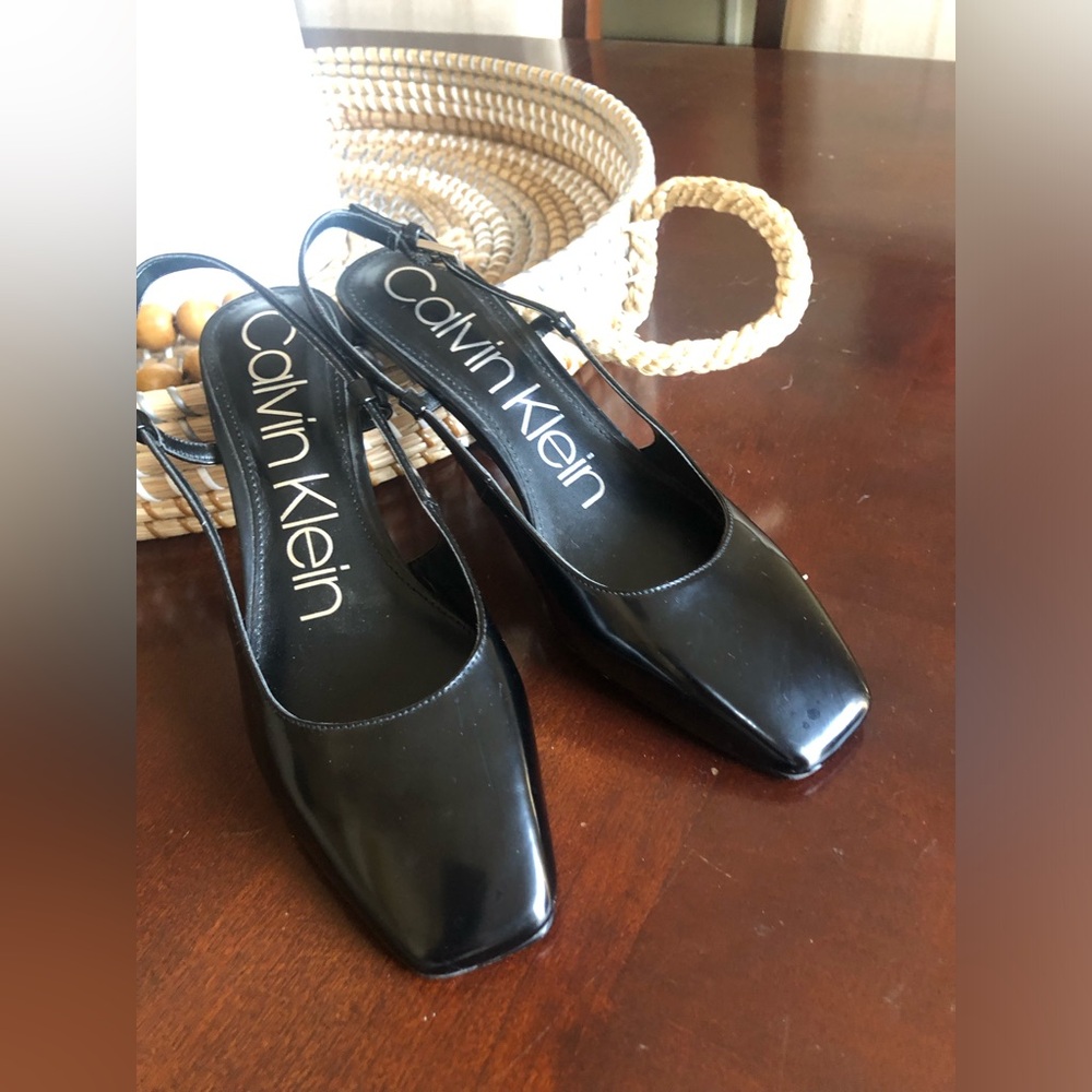 Calvin Klein Glossy Black Slingback block heels - Picture 5 of 8